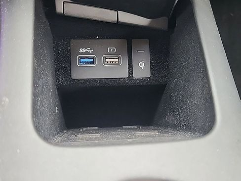 Used 2024 Genesis Electrified GV70 Prestige w/ Prestige Package image 21