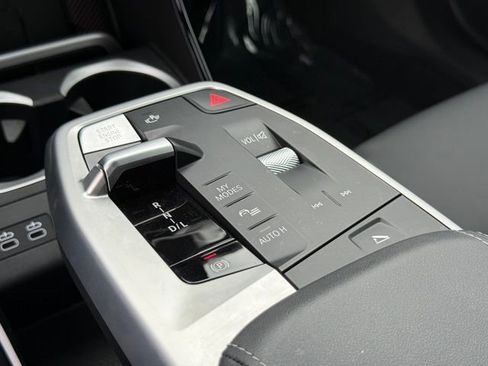 Used 2025 BMW X1 xDrive28i w/ Technology Package image 28