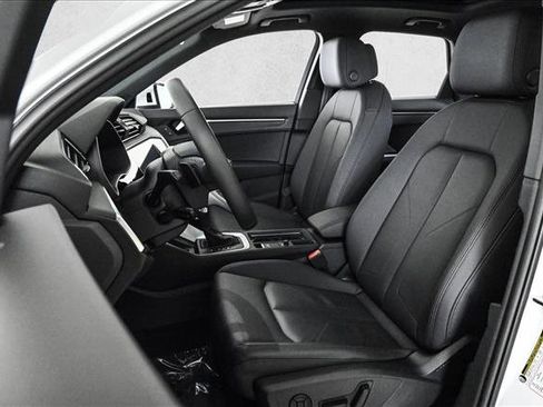 Certified 2025 Audi Q3 2.0T Premium w/ Convenience Package image 17