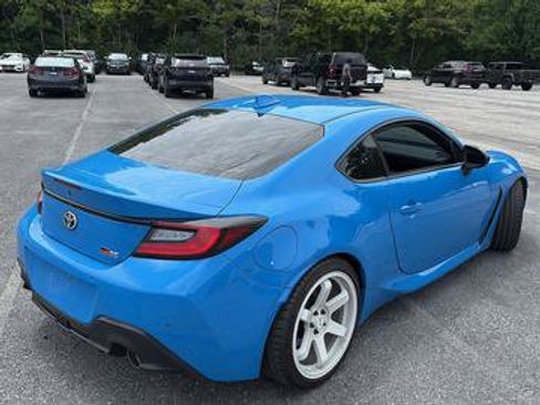 Used 2023 Toyota GR86 w/ ALL Weather Mat Package (TMS) RWD image 4