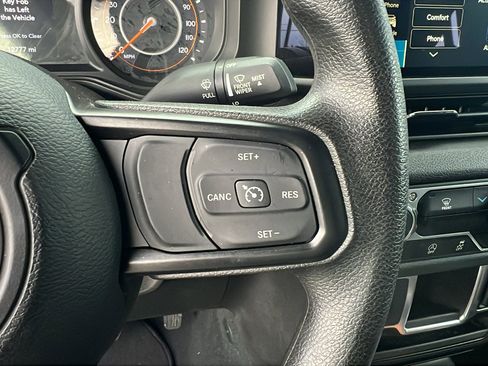 Used 2024 Jeep Wrangler Sport image 27