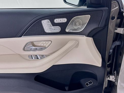 Used 2022 Mercedes-Benz GLS 450 4MATIC image 19