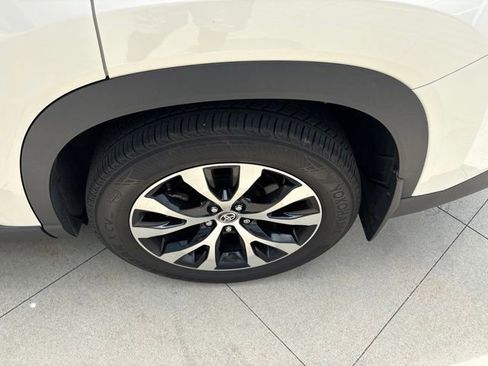 Used 2024 Toyota Grand Highlander AWD Hybrid image 12