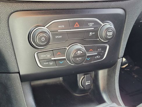 Used 2017 Dodge Charger R/T w/ Navigation & Travel Group image 25