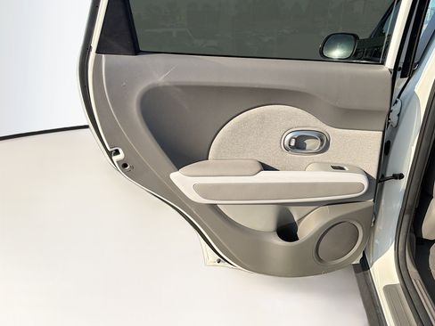 Used 2016 Kia Soul EV FWD image 25