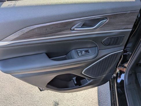 New 2026 Jeep Grand Cherokee Limited AWD/4WD image 24