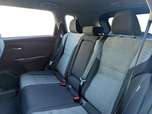 Used 2023 Nissan Rogue SV image 13