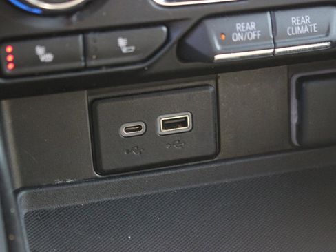 Used 2021 Chevrolet Suburban RST w/ Luxury Package image 26