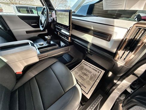 Certified 2024 GMC Hummer EV 3X w/ LPO, Illumination Package image 28