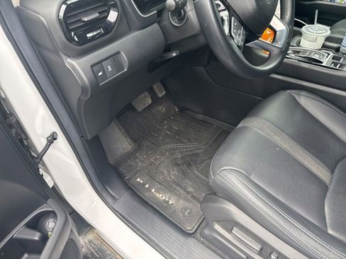 Used 2025 Honda Pilot Touring image 15