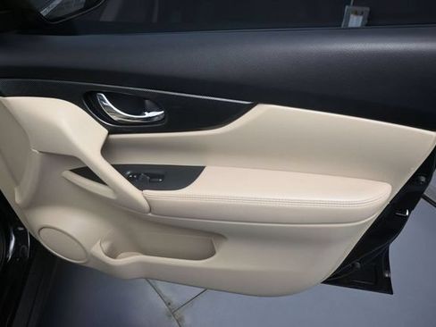 Used 2016 Nissan Rogue SL w/ SL Premium Package AWD/4WD image 32