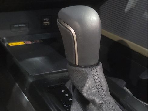 Certified 2025 Toyota Camry SE image 25