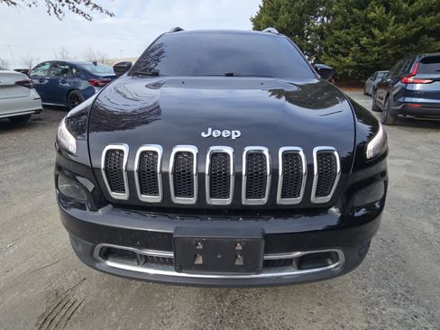 Used 2017 Jeep Cherokee Limited image 3