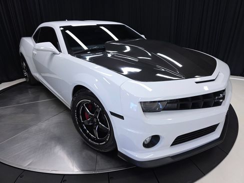Used 2013 Chevrolet Camaro SS w/ SS Performance Package RWD image 45