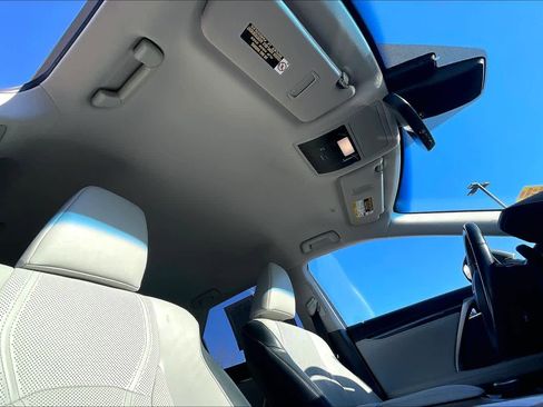 Used 2019 Lexus RX 350L w/ Premium Package image 12