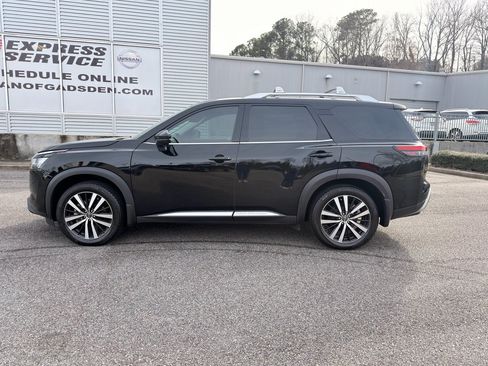 Certified 2024 Nissan Pathfinder Platinum w/ Cargo Package FWD image 6