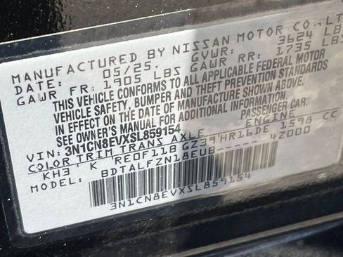 Used 2025 Nissan Versa SV FWD image 29