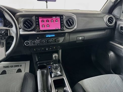 Used 2021 Toyota Tacoma TRD Off-Road w/ Technology Package AWD/4WD image 27