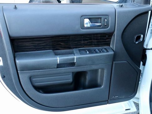 Certified 2018 Ford Flex SEL w/ Class III Trailer Tow Package image 16