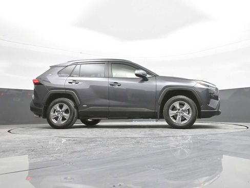 Used 2025 Toyota RAV4 XLE image 42