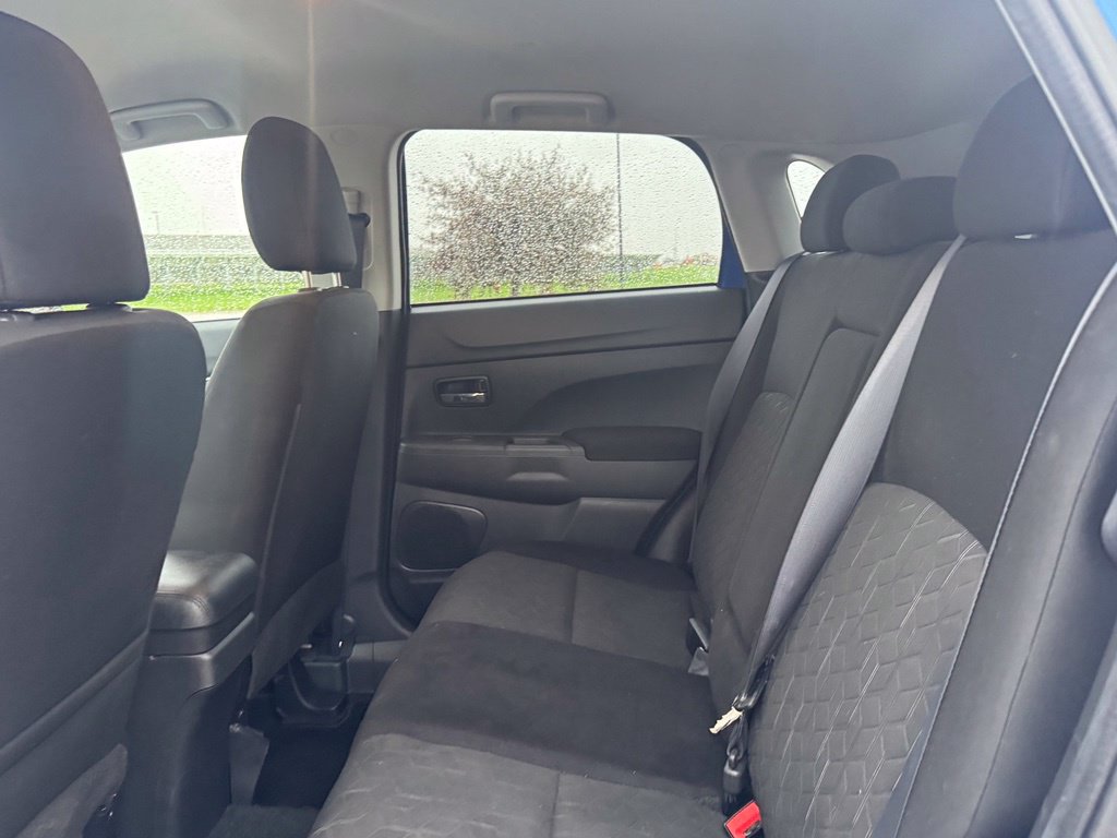 Used 2020 Mitsubishi Outlander Sport ES AWD/4WD image 29
