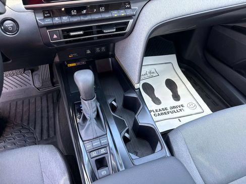 Used 2025 Toyota Camry LE w/ Convenience Package image 24