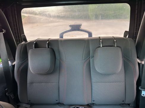 Used 2018 Jeep Wrangler Rubicon image 23