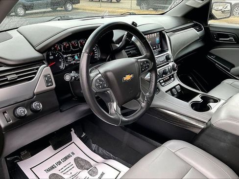 Used 2019 Chevrolet Suburban LT image 13