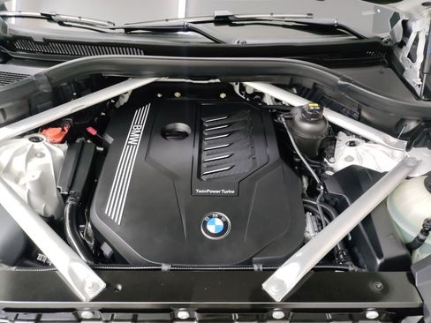 Used 2019 BMW X5 xDrive40i w/ M Sport Package image 33