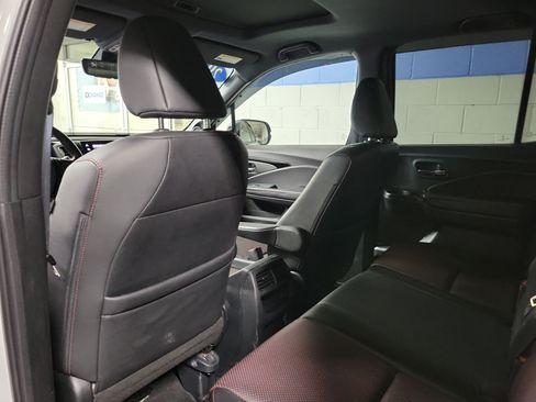 Used 2023 Honda Ridgeline Black Edition image 16