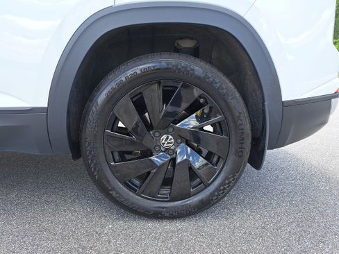Used 2024 Volkswagen Atlas Cross Sport SE w/ Black Wheel Package AWD/4WD image 34