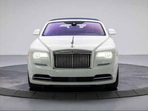 Used 2020 Rolls-Royce Dawn RWD image 16