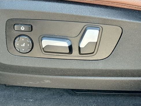 Used 2021 BMW X5 xDrive40i w/ Premium Package image 27