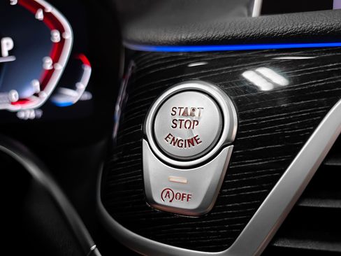 Used 2020 BMW 740i xDrive w/ M Sport Package image 33