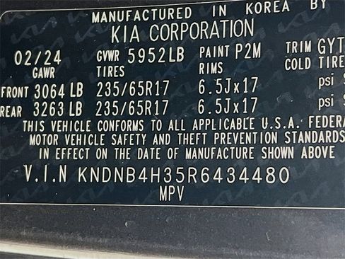 Used 2024 Kia Carnival LX image 33