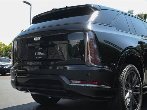 Used 2025 Cadillac Escalade IQ Sport 2 w/ LPO, ONYX Package image 13