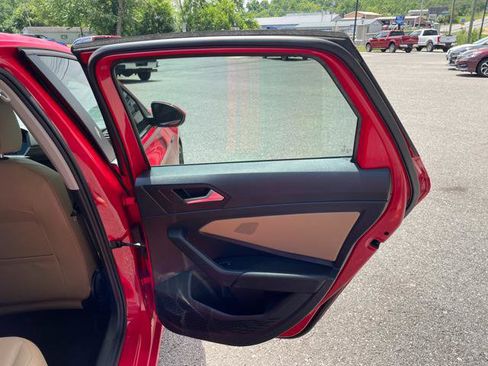 Used 2019 Volkswagen Jetta SEL FWD image 30