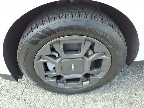 New 2026 Kia Carnival EX image 14