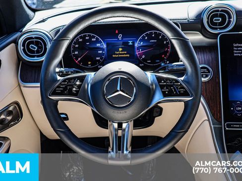 Used 2025 Mercedes-Benz GLC 300 4MATIC image 29