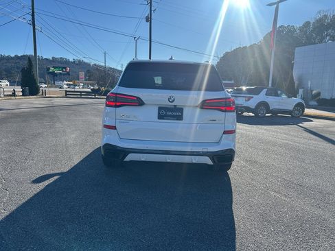 Used 2022 BMW X5 sDrive40i w/ M Sport Package image 4