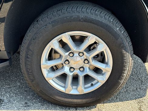 Used 2025 Chevrolet Tahoe LT AWD/4WD image 20