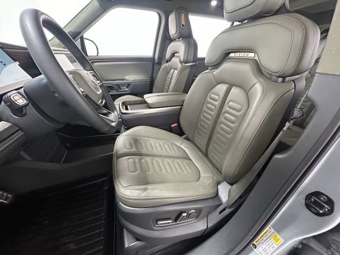 Used 2023 Rivian R1S Adventure image 30