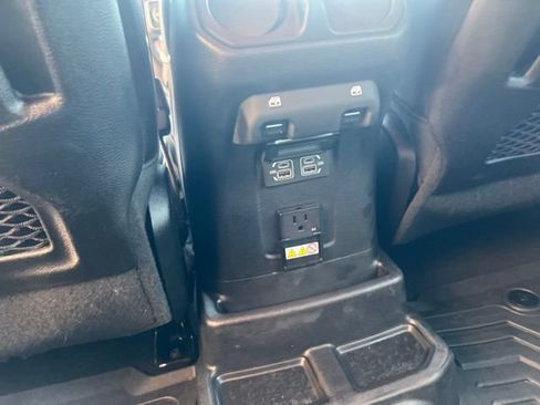 Used 2021 Jeep Wrangler Unlimited Rubicon AWD/4WD image 25
