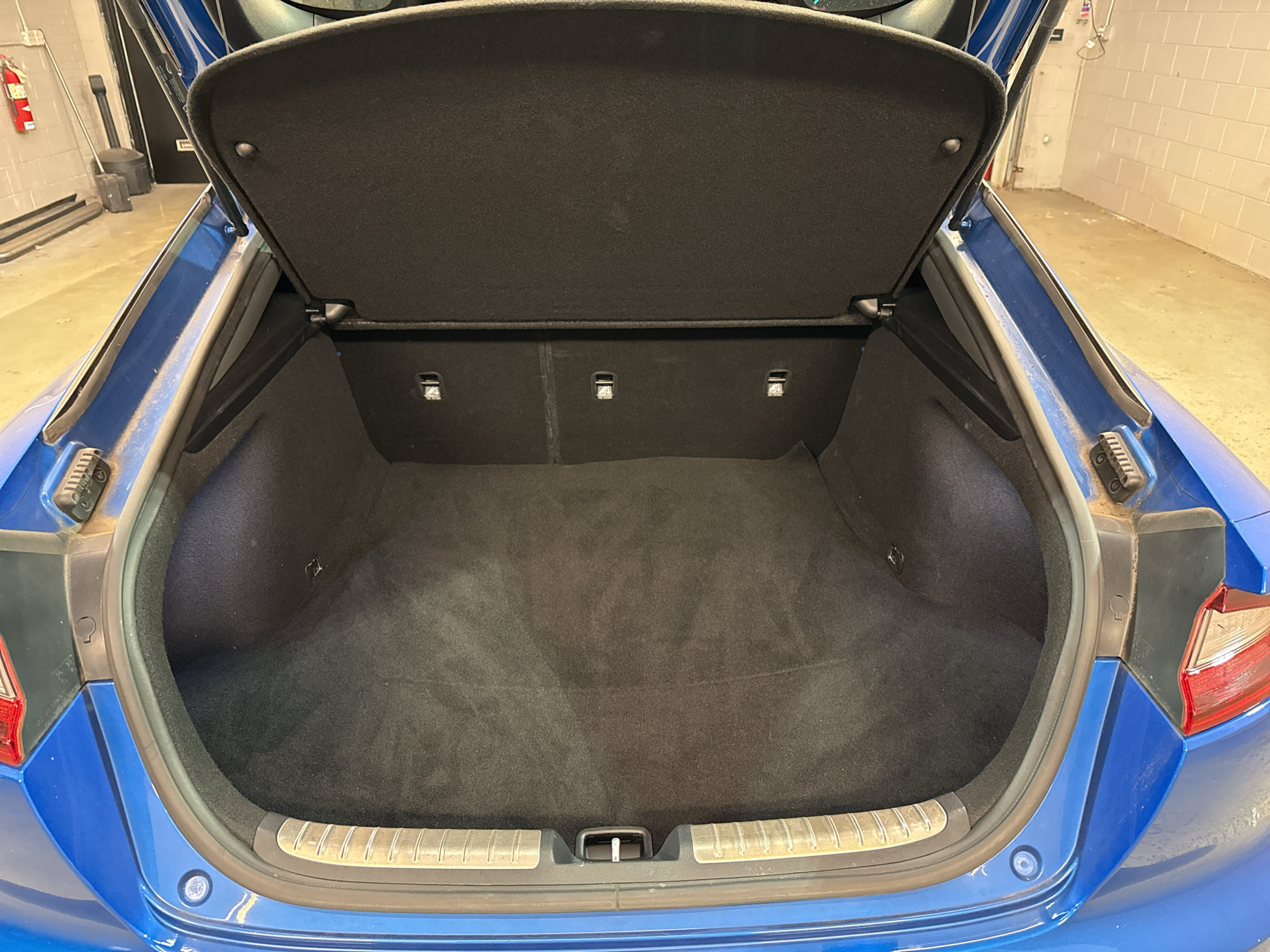 Used 2018 Kia Stinger GT1 AWD/4WD image 33