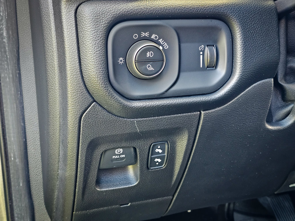 Used 2020 RAM 1500 Big Horn AWD/4WD image 15