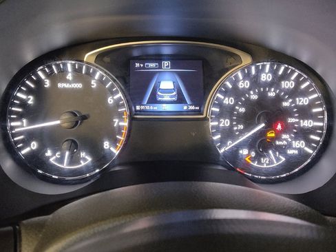 Used 2019 Nissan Pathfinder SV image 23