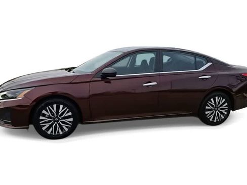 Used 2024 Nissan Altima 2.5 SV image 4