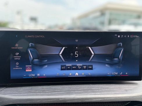 Certified 2025 BMW 430i xDrive w/ M Sport Package AWD/4WD image 34