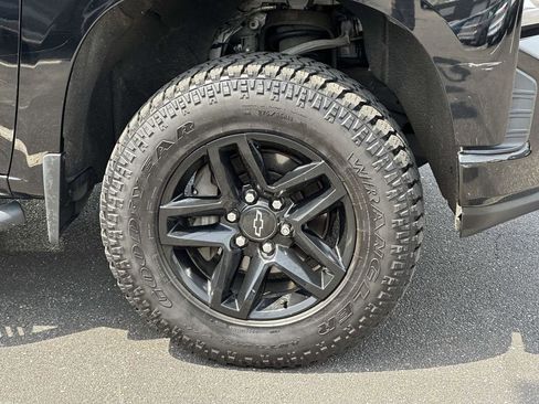 Used 2019 Chevrolet Silverado 1500 Custom Trail Boss w/ Custom Convenience Package AWD/4WD image 7