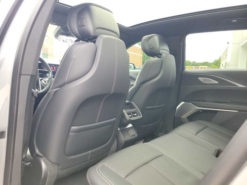 Used 2024 Cadillac Lyriq Sport RWD image 10